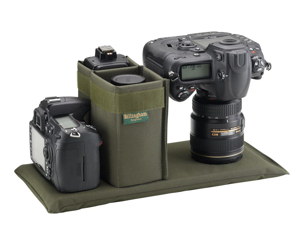 Billingham 335 Mark II Black Fibernyte / Black Leather - Image 3