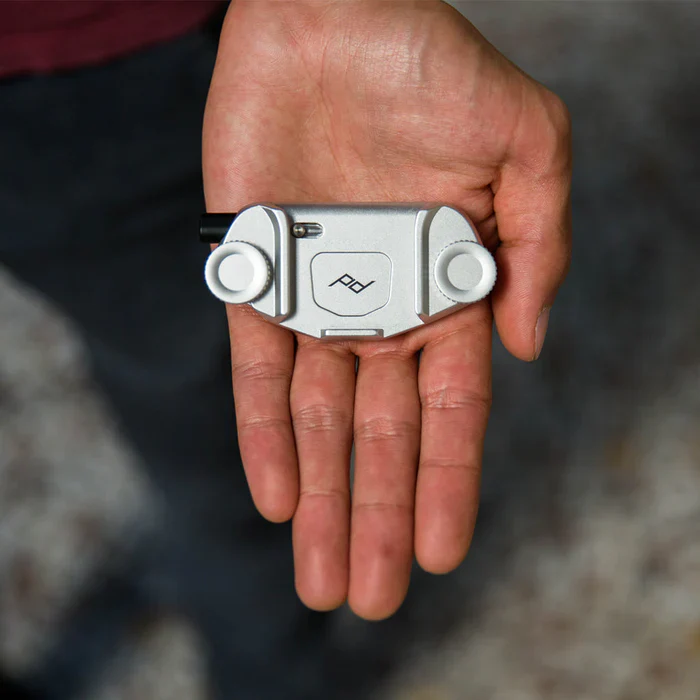 Peak Design Capture Silver - Image 3