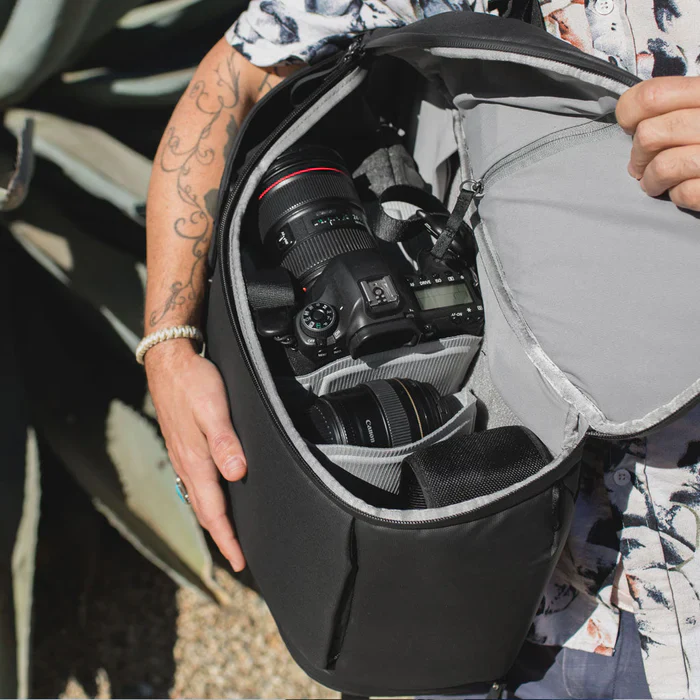 Peak Design Everyday Backpack 20L v2 - Black - Image 4