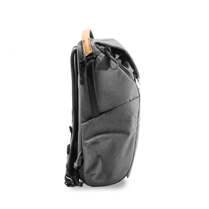 Peak Design Everyday Backpack 20L v2 - Charcoal - Image 3