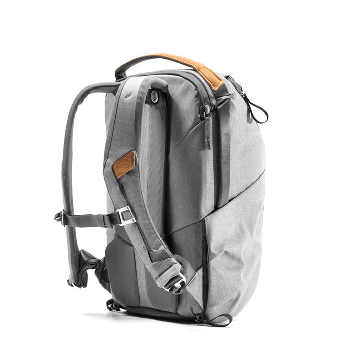 Peak Design Everyday Backpack 20L v3 - Ash - Image 2