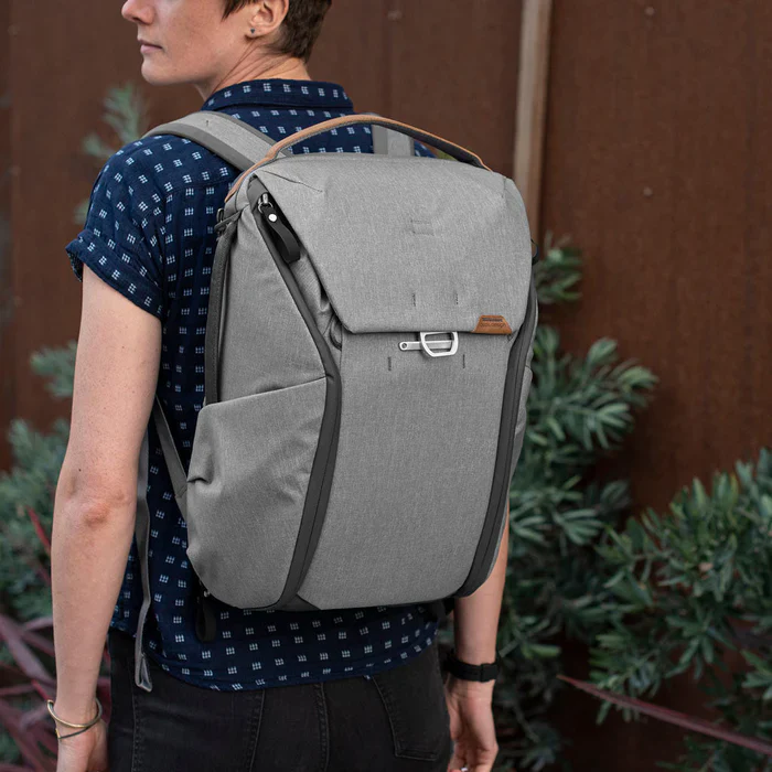 Peak Design Everyday Backpack 20L v3 - Ash - Image 4