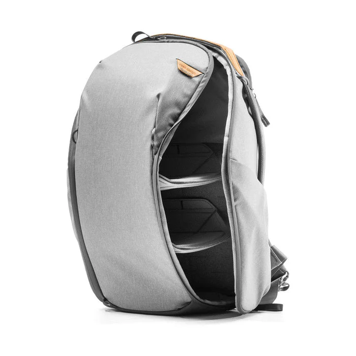 Peak Design Everyday Backpack 20L Zip - Ash - Image 2