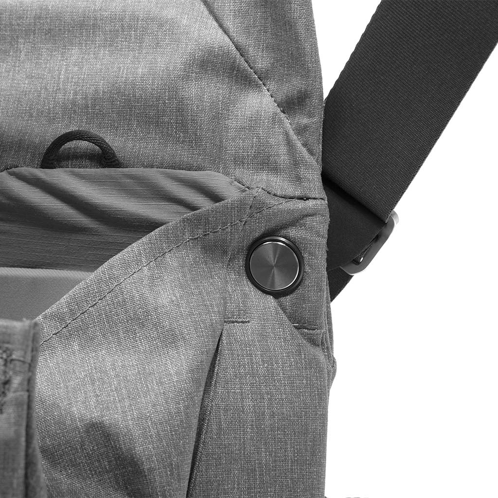 Peak Design Everyday Messenger 13L V2 - Black - Image 6