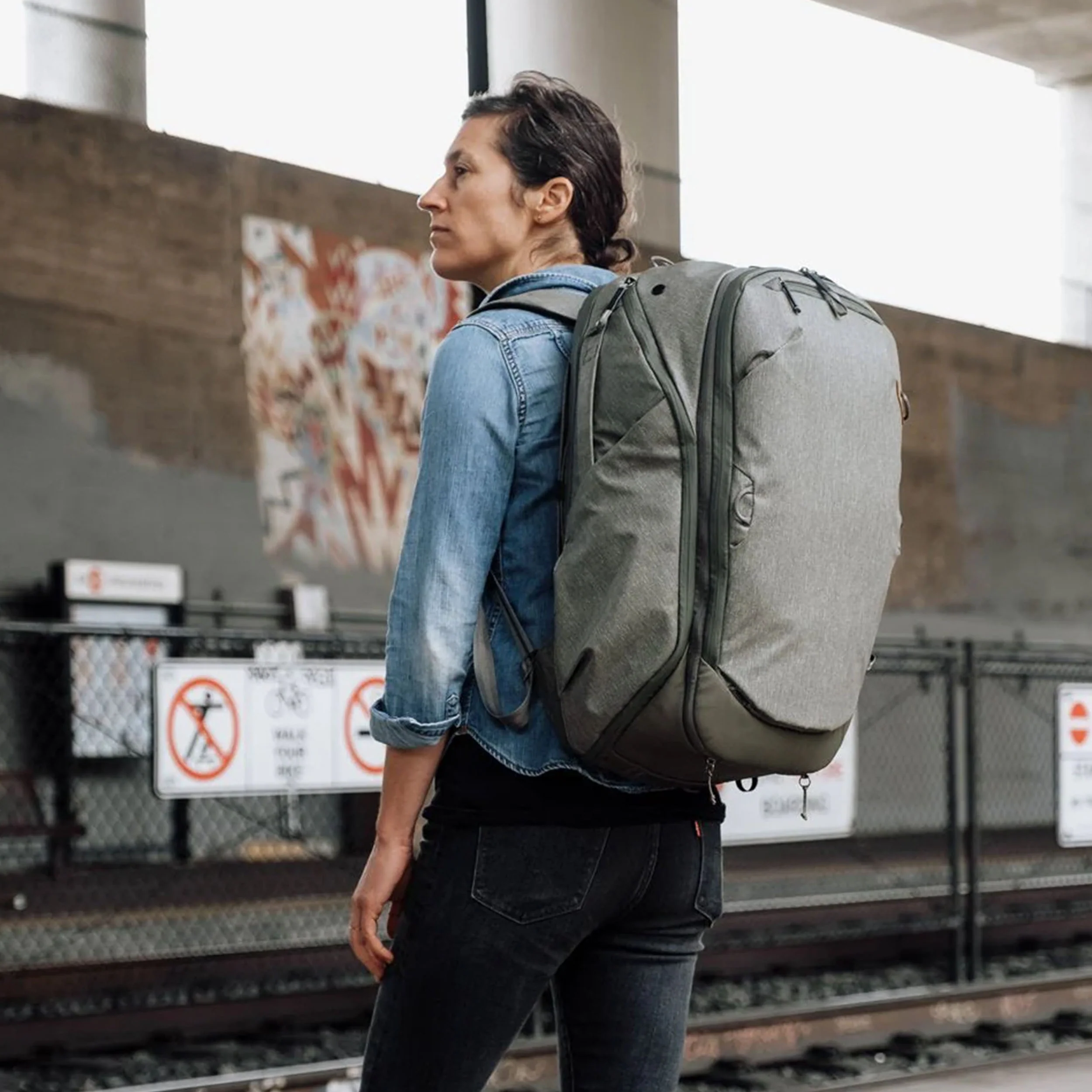 Peak Design Travel Backpack 45L - Black - Image 16