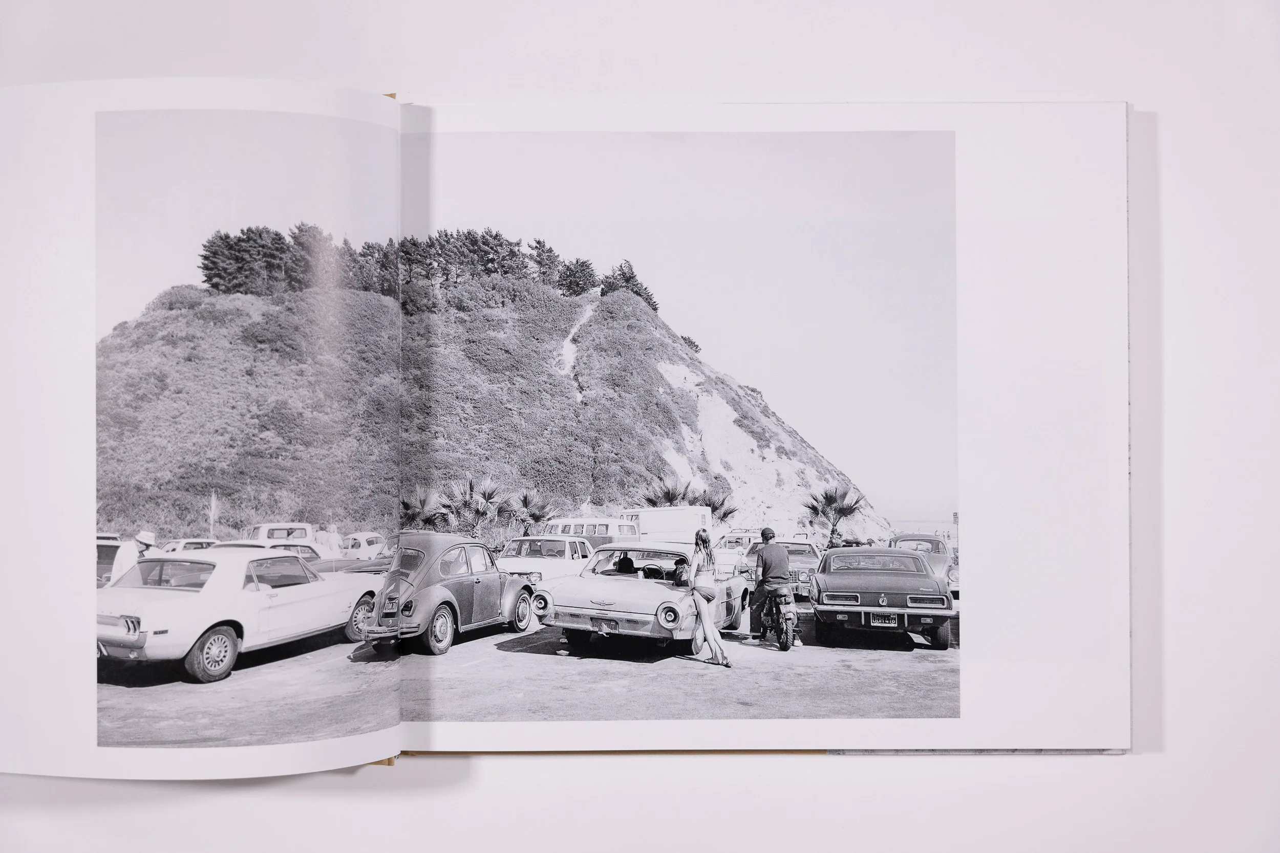 Tod Papageorge, At the Beach - Image 2